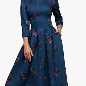 A line dress, perfect modest attire !